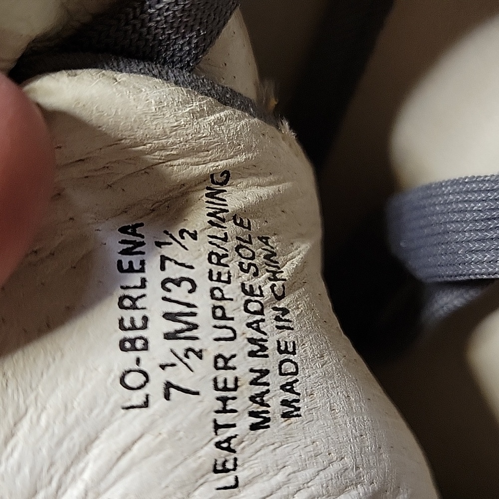 Louise et Cie Berlena Grey Leather Lace Up Sneakers Womens Size 7.5 - Picture 13 of 13